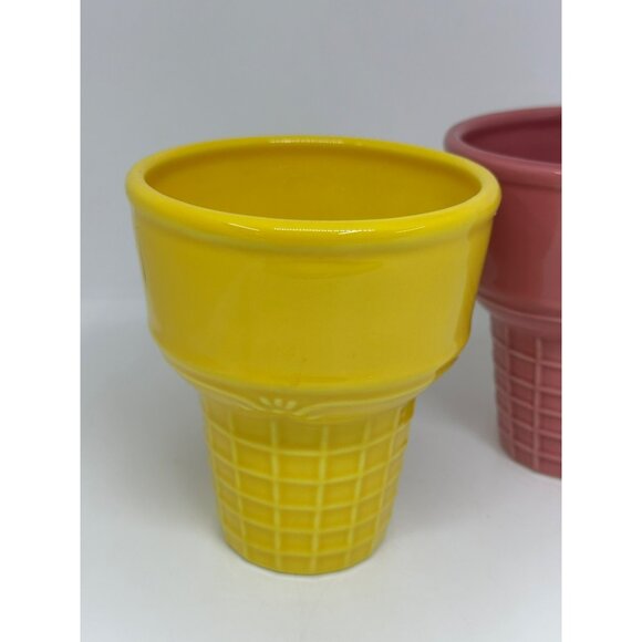 VTG Pfaltzgraff Ceramic Ice Cream Cone Cups Set 2 Yellow & Pink Planters 4"x4.5" - Picture 3 of 9